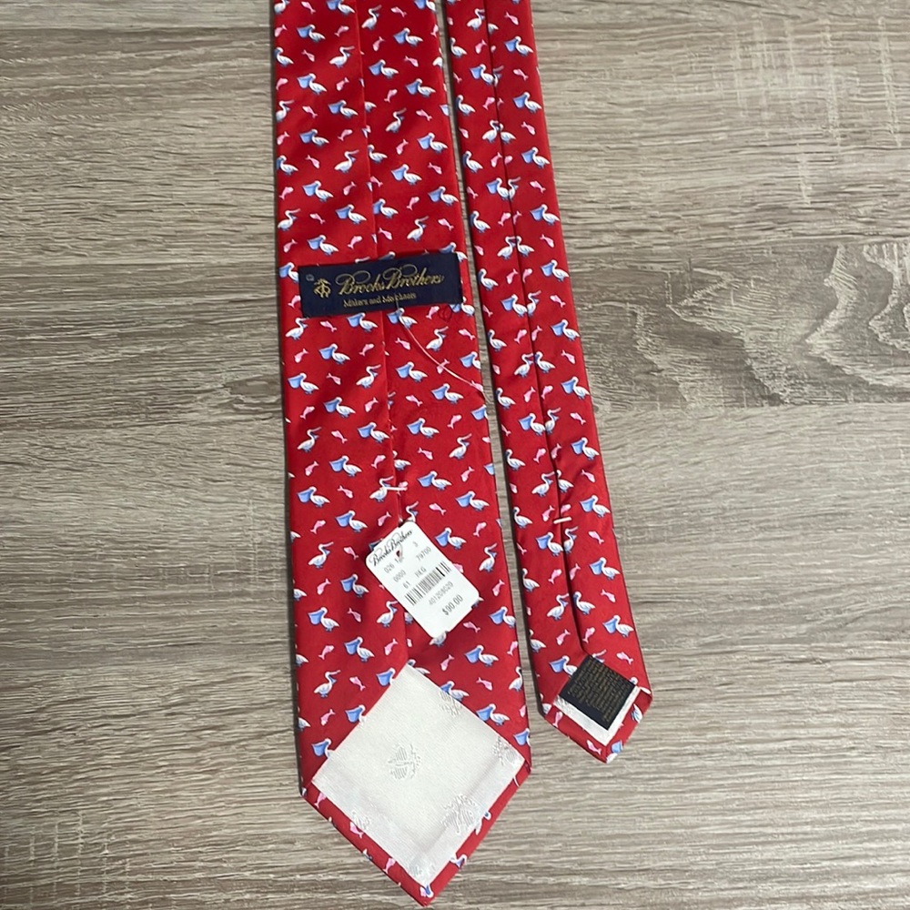 Brooks Brothers 100% silk mans tie made in USA made of Italian fabric